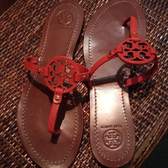 EUC! TORY BURCH RED MINI MILLER THONG SANDALS SZ- 9M - Picture 2 of 5